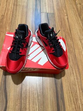 Nike Huarache Red and Black Low-Top Sneakers